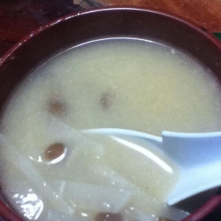 ナメコと大根の、鶏がら味噌スープ